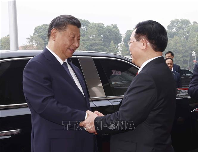 Chủ tịch Quốc hội Vương Đình Huệ hội kiến Tổng Bí thư, Chủ tịch Trung Quốc Tập Cận Bình - Ảnh 1.