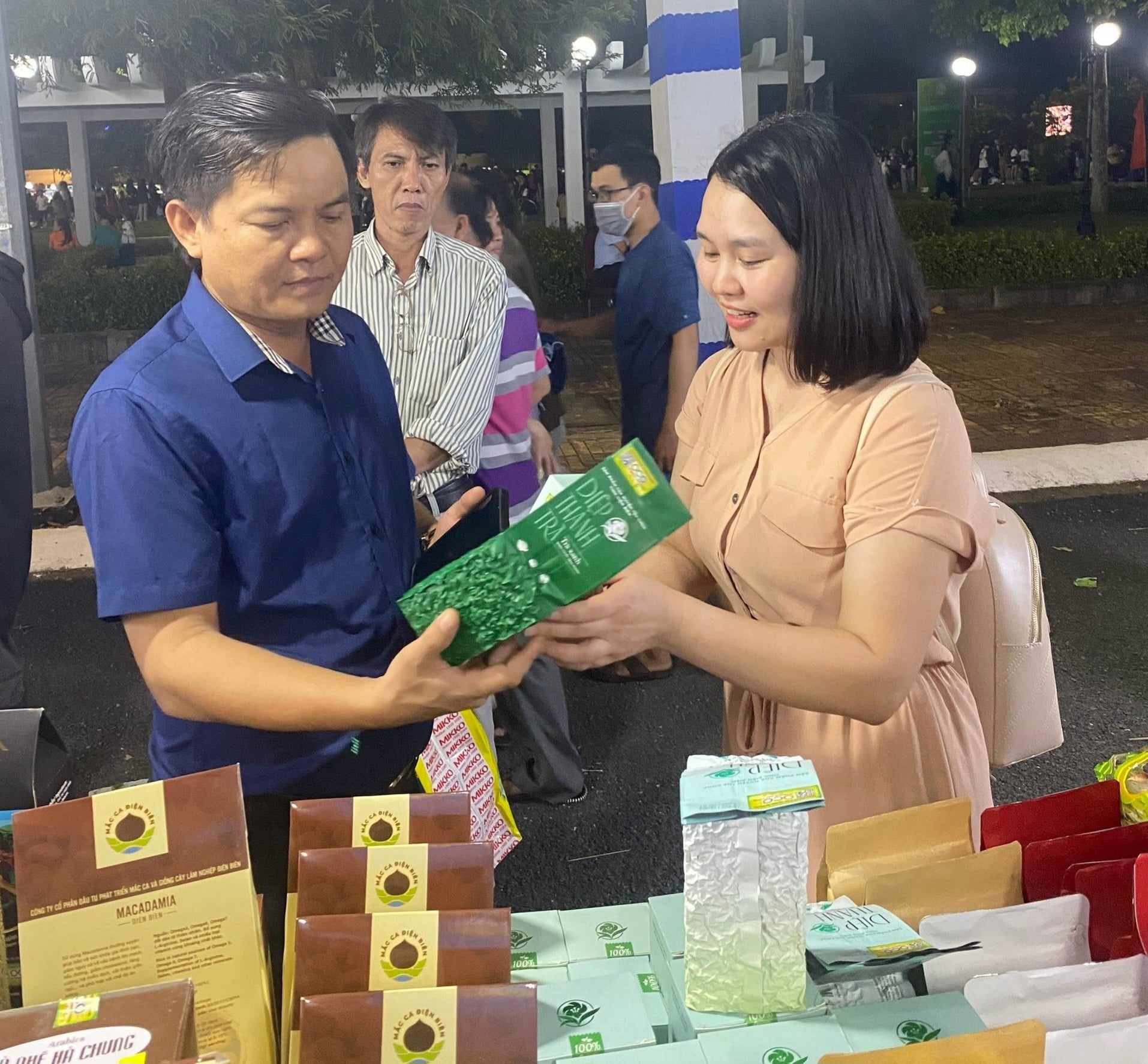 Điện Biên: Giới thiệu sản phẩm OCOP và nông sản tại Festival quốc tế ngành hàng lúa gạo Việt Nam - Hậu Giang 2023 - Ảnh 2.
