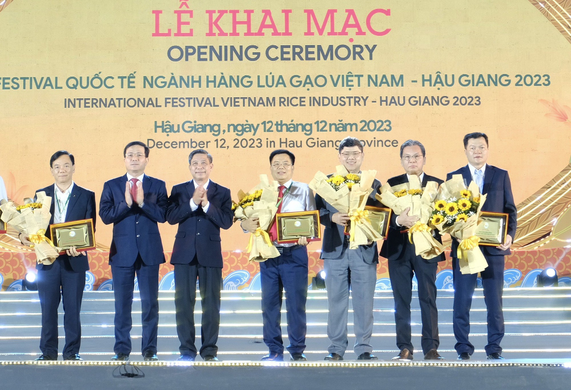 Agribank đồng hành cùng Festival Quốc tế ngành hàng lúa gạo Việt Nam – Hậu Giang 2023 - Ảnh 2.