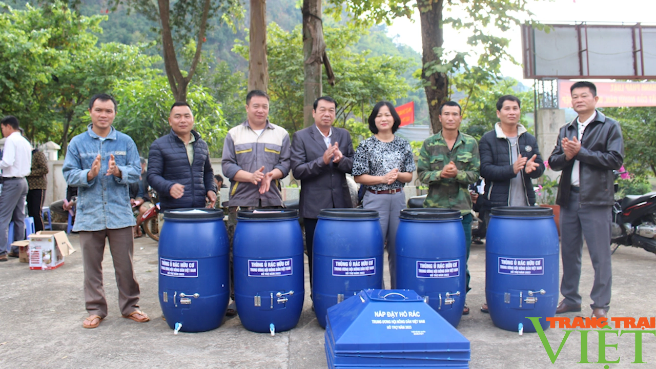 Hỗ trợ xây hội viên nông dân triển khai mô hình về phân loại, thu gom, vận chuyển rác thải sinh hoạt - Ảnh 4.