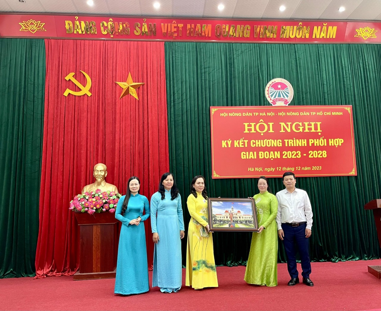 Hội Nông dân TP Hà Nội ký kết hợp tác với Hội Nông dân TP Hồ Chí Minh - Ảnh 3.