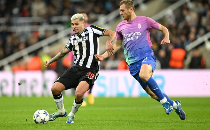 Thua ngược AC Milan, Newcastle rơi vào bi kịch như M.U - Ảnh 1.
