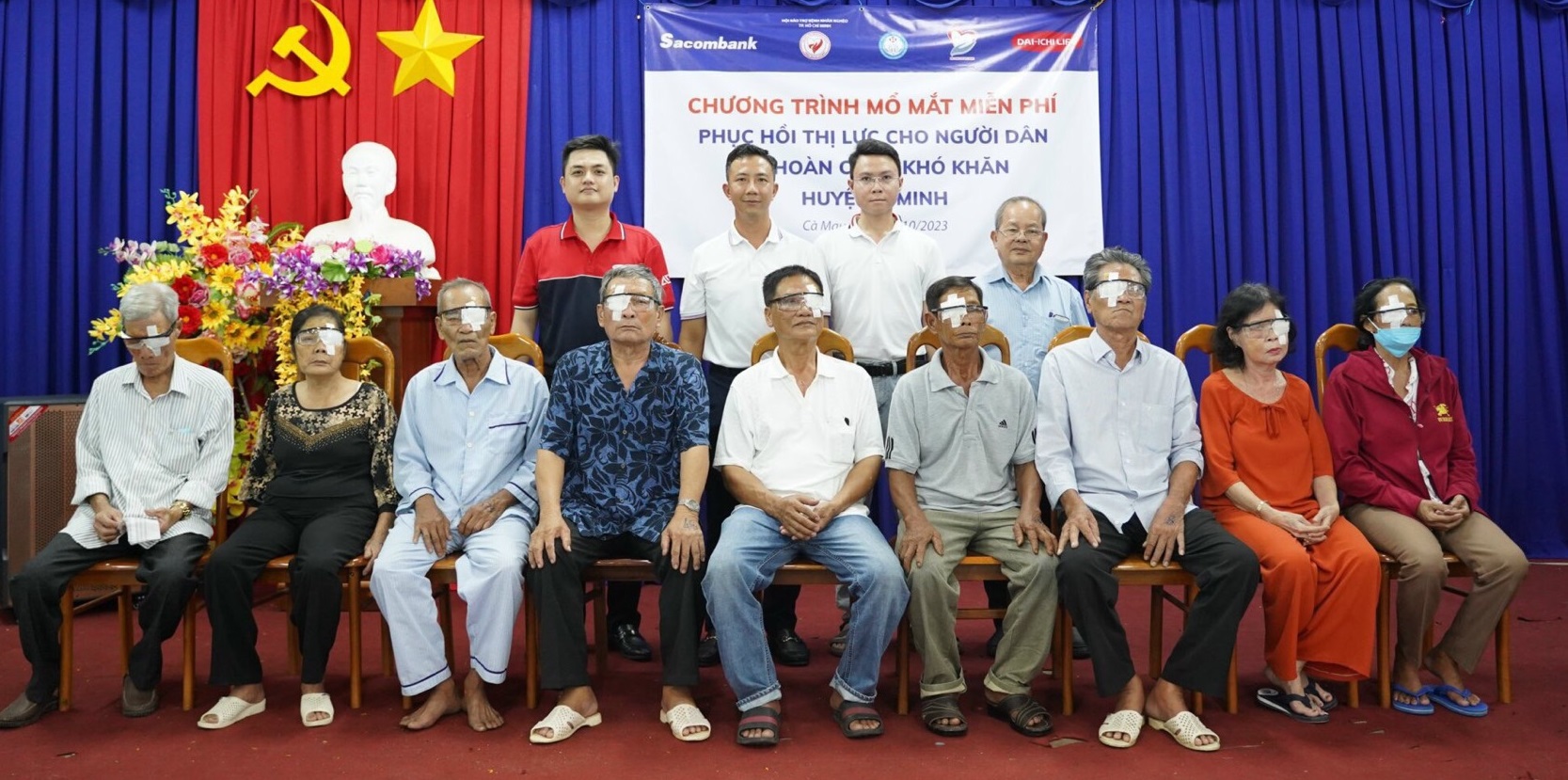 SACOMBANK và DAI-ICHI LIFE Việt Nam tiếp tục đồng hành với bệnh nhân nghèo - Ảnh 2.