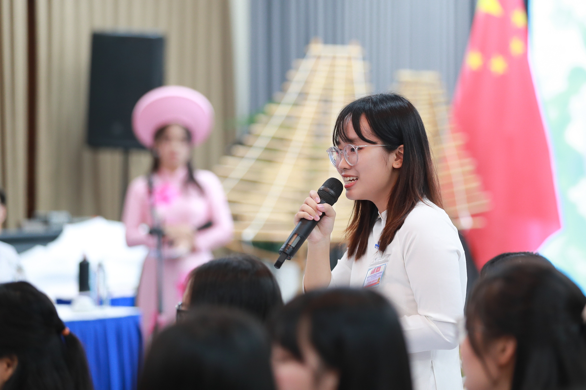 Phu nhân Tổng Bí thư, Chủ tịch nước Trung Quốc khen sinh viên Việt Nam thông minh, chăm chỉ - Ảnh 5.