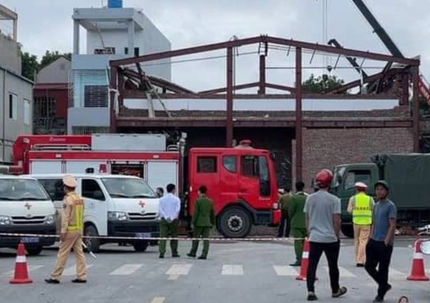 Vụ sập nhà ở Thái Bình, 3 người chết: Bắt tạm giam chủ công trình xây dựng - Ảnh 1.