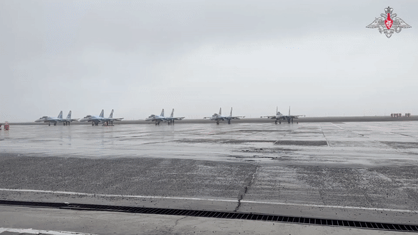 Nga nói phi công Ukraine tránh đối đầu tiêm kích Su-35 vì lý do này - Ảnh 1.