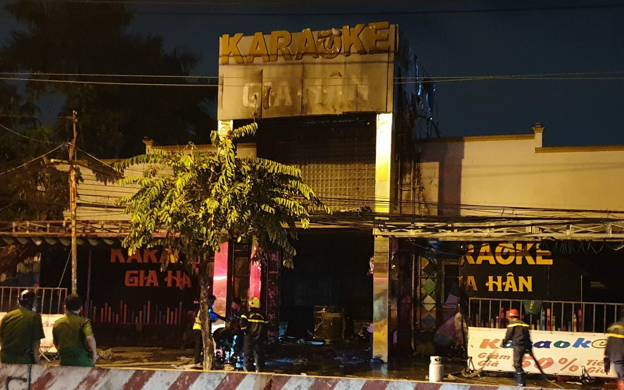Cháy quán karaoke Gia Hân ở Bình Dương lúc rạng sáng, nhiều người nháo nhào tháo chạy