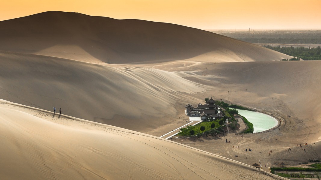 Bí ẩn hồ nước trên sa mạc không bao giờ cạn suốt 2.000 năm - Ảnh 2.