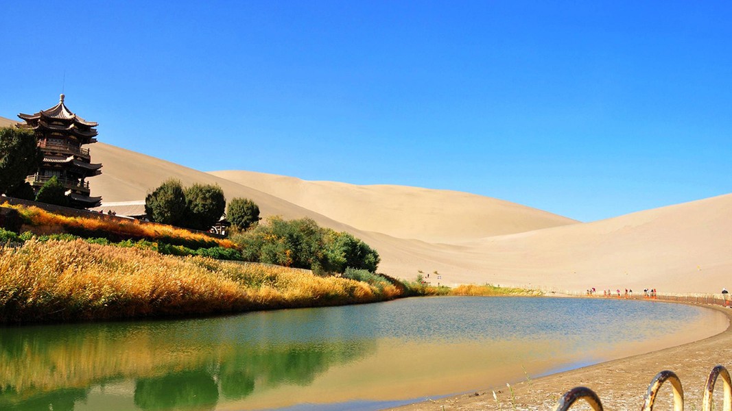 Bí ẩn hồ nước trên sa mạc không bao giờ cạn suốt 2.000 năm - Ảnh 6.