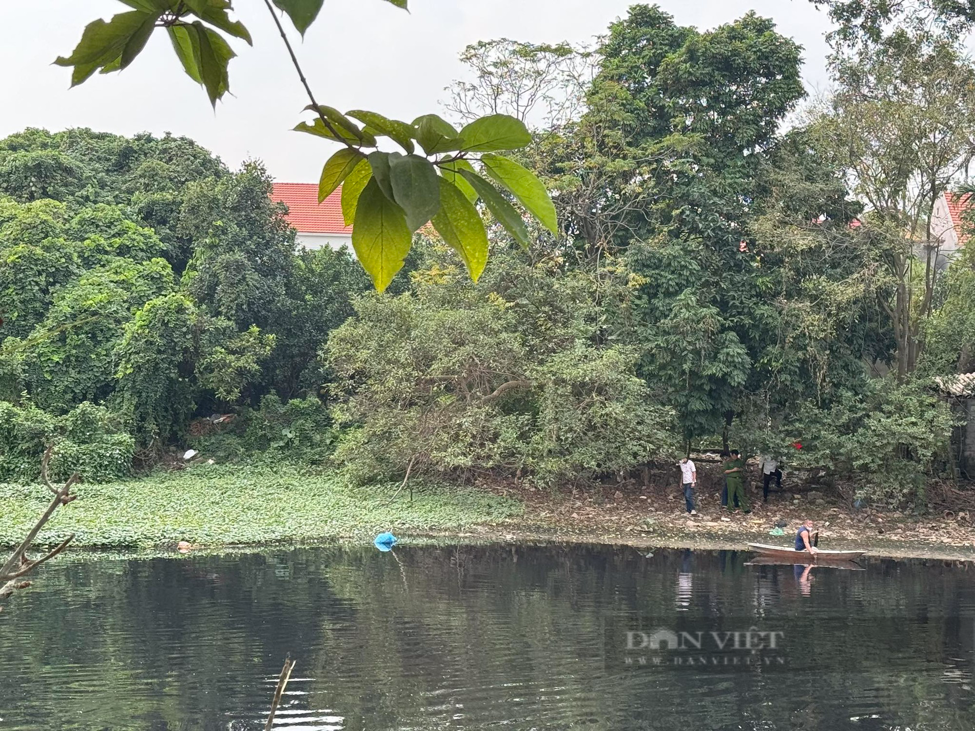 Vụ 3 bố con tử vong trên sông ở Hưng Yên: Từng mang con gái định tự tử để níu kéo tình cảm với vợ - Ảnh 1.