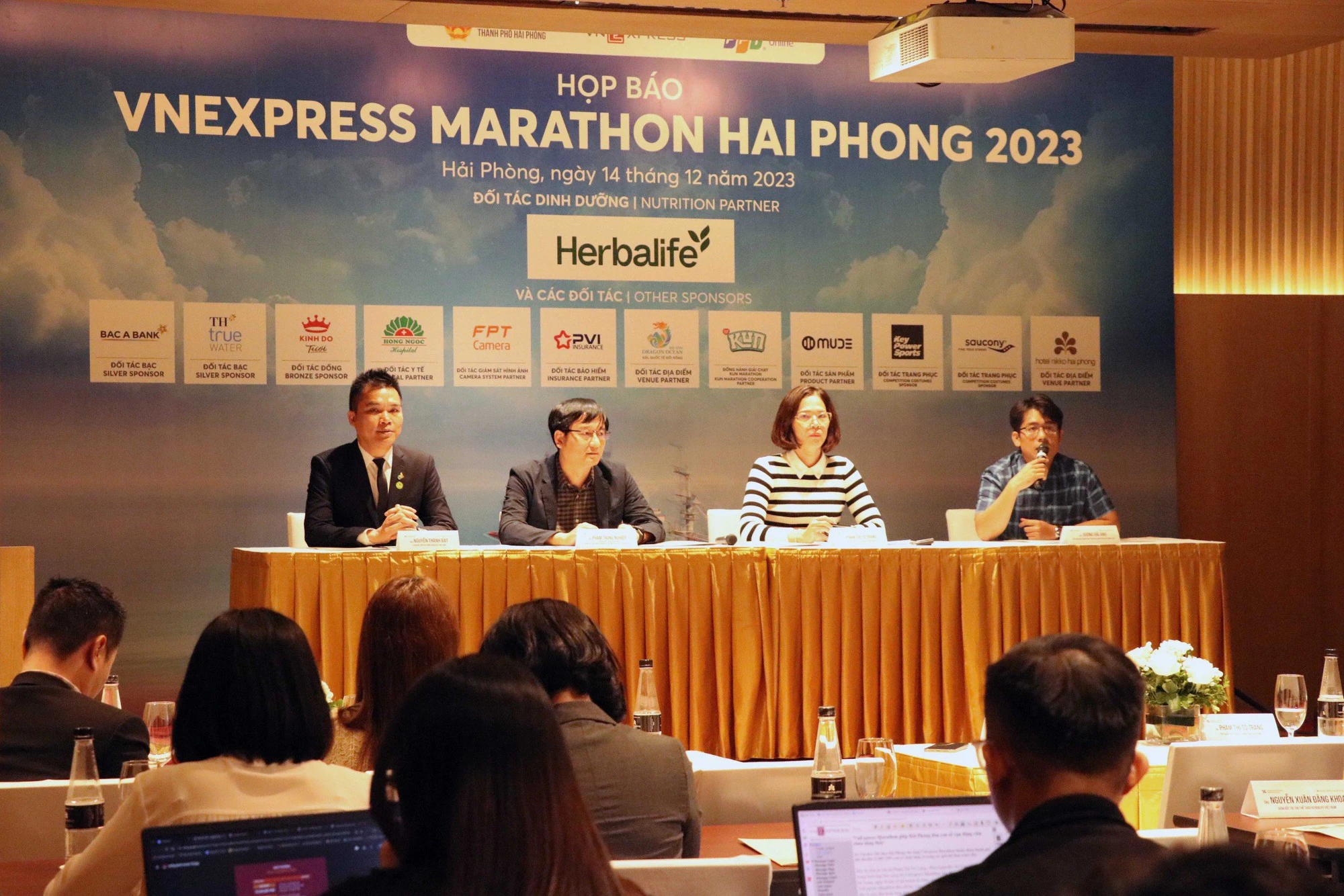 Báo VnExpress: Tổ chức họp báo giải chạy VnExpress Marathon Hải Phòng 2023 - Ảnh 3.