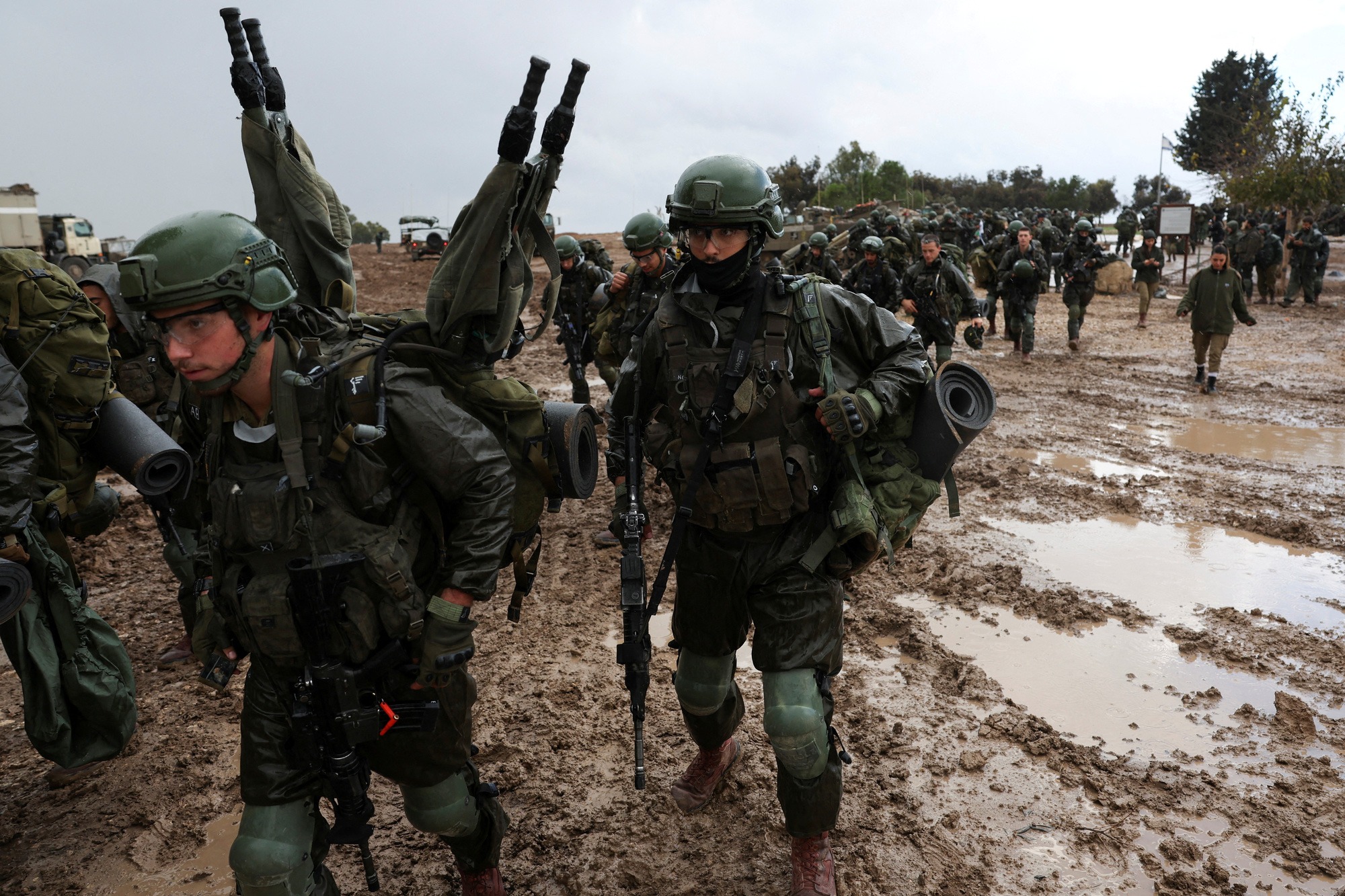 Hình ảnh báo chí 24h: Binh lính Israel tiến vào Gaza và chịu thương vong lớn nhất một tháng qua - Ảnh 2.