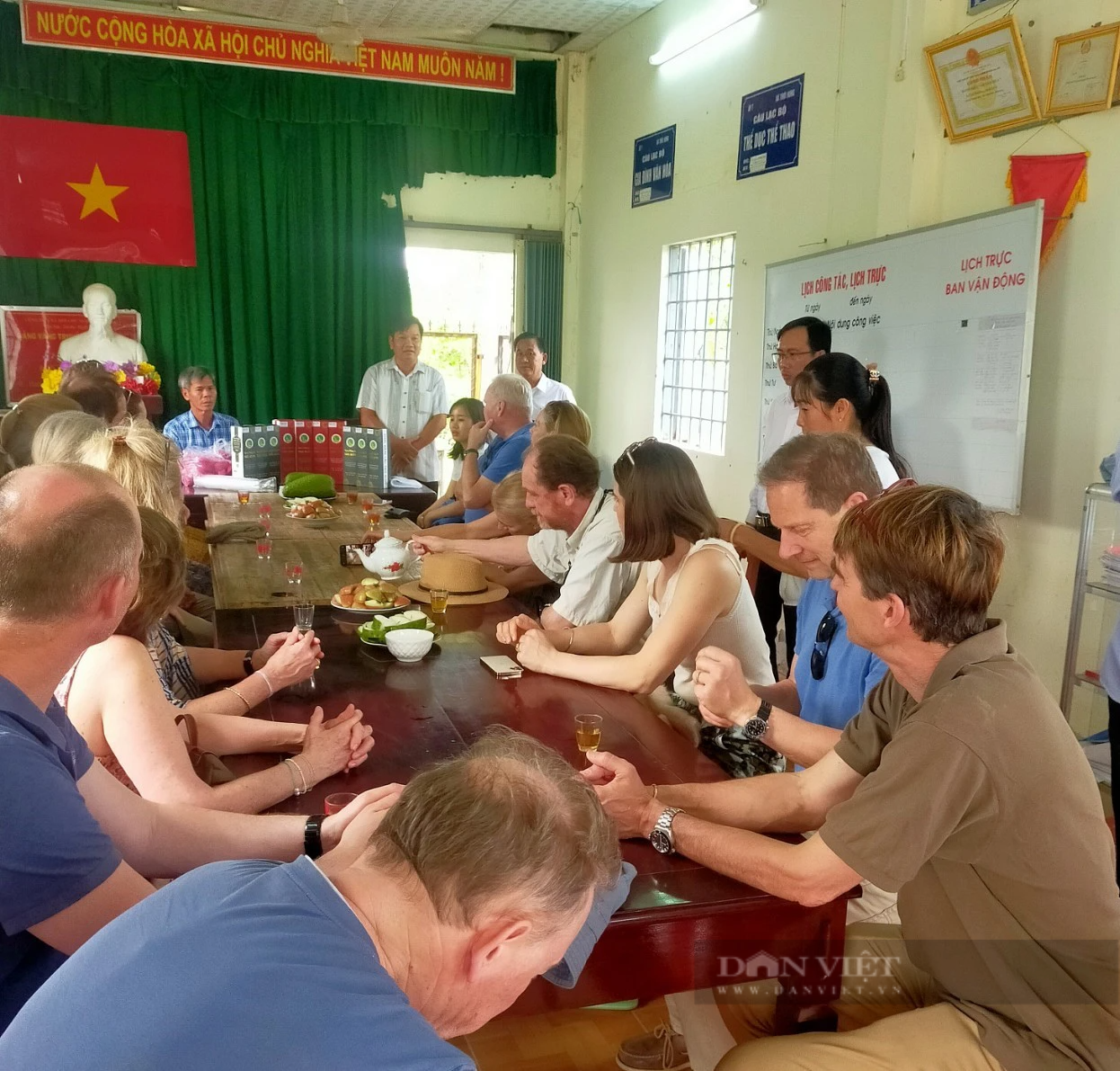 Trồng cây mãng cầu xiêm, nông dân nơi này ở Cần Thơ &quot;hái&quot; ra tiền, nhà nào cũng khá giả - Ảnh 4.