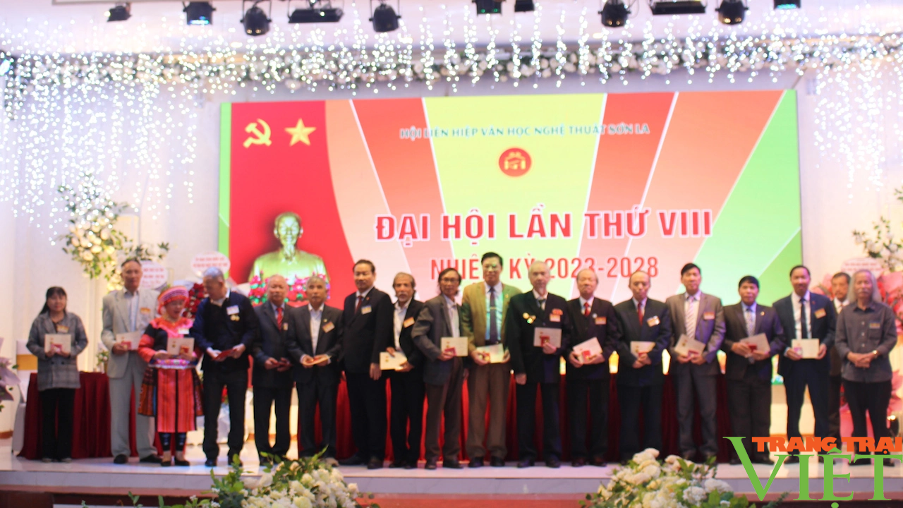 Đại hội đại biểu Hội Liên hiệp Văn học - Nghệ thuật tỉnh Sơn La lần thứ VIII - Ảnh 7.
