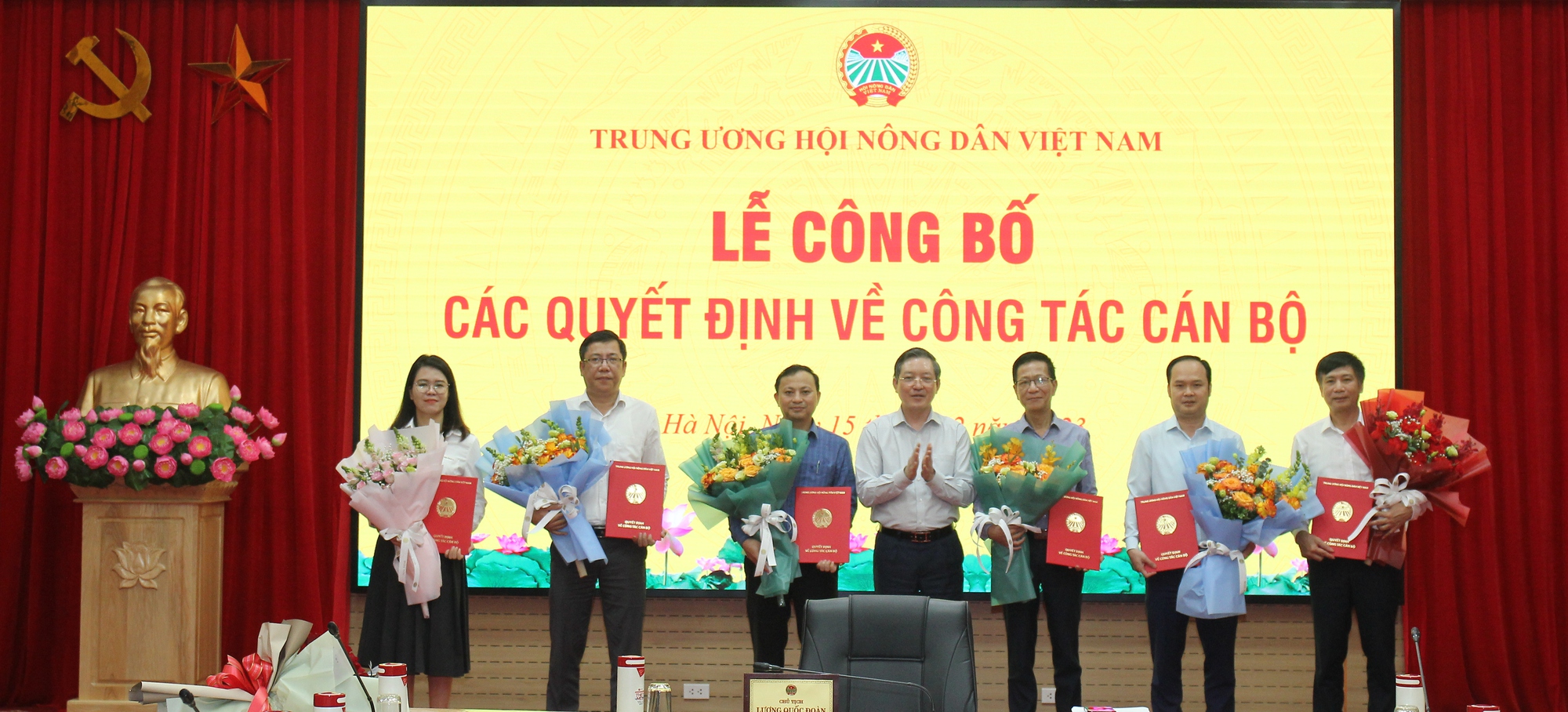 Trung ương Hội Nông dân Việt Nam trao Quyết định về công tác cán bộ cho 6 đồng chí - Ảnh 1.