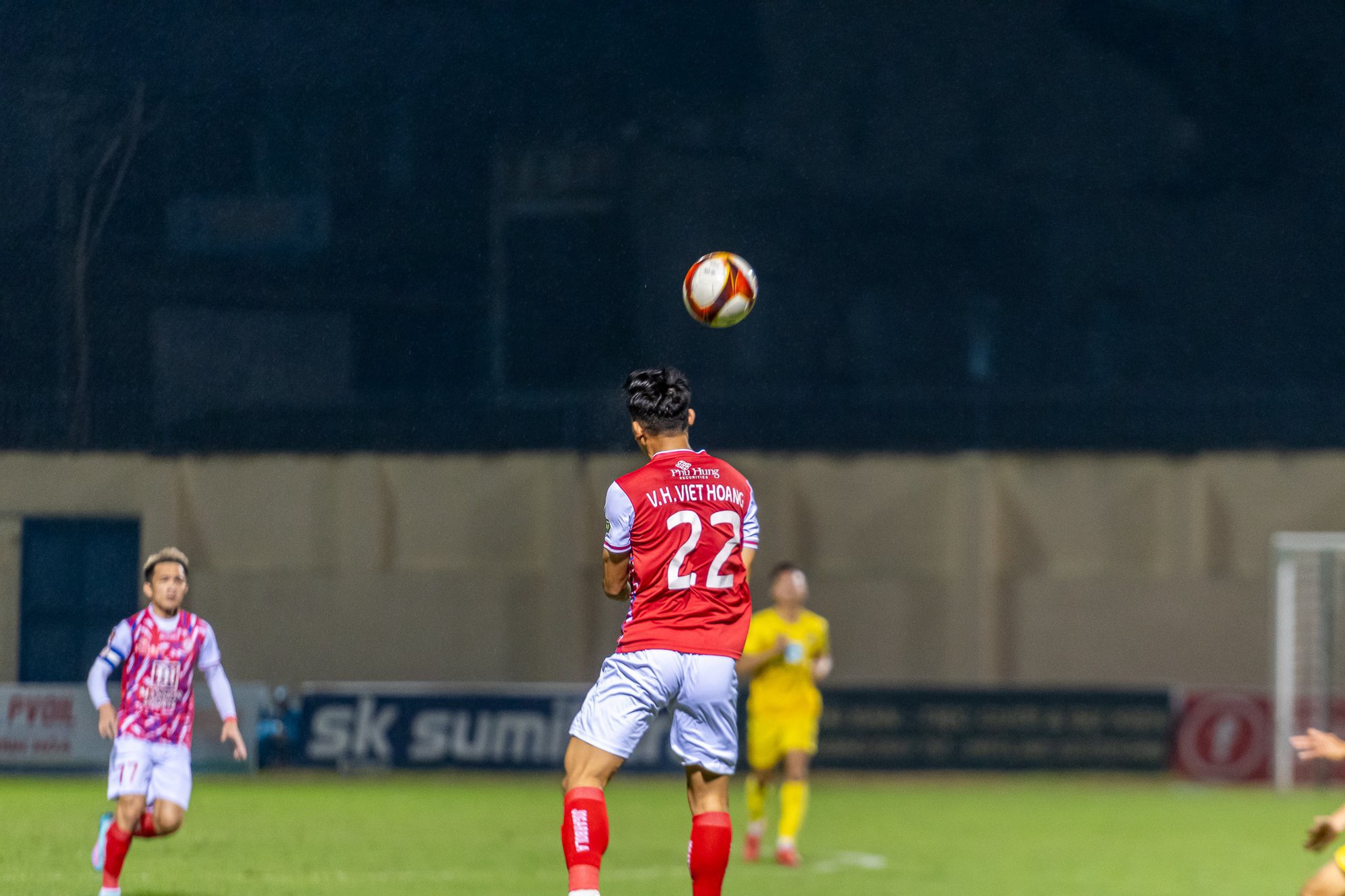 Đông Á Thanh Hoá chia điểm trên sân nhà với TP Hồ Chí Minh trong trận đấu thiếu người - Ảnh 2.