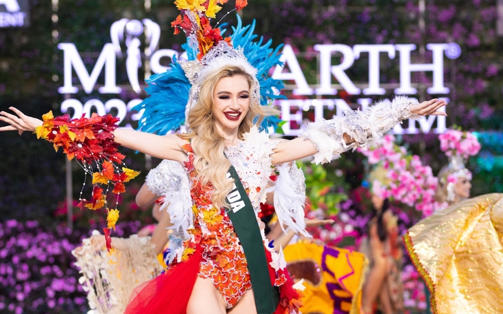 Bán kết Miss Earth 2023: Mỹ nhân Philippines mặc bikini nóng bỏng, Lan Anh bị đau chân vẫn trình diễn nổi bật nhất?