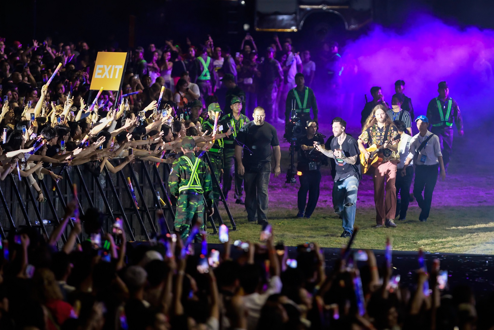Maroon 5 và dàn sao Việt mang tới “cơn địa chấn” cảm xúc trong đêm 8Wonder Winter Festival - Ảnh 6.