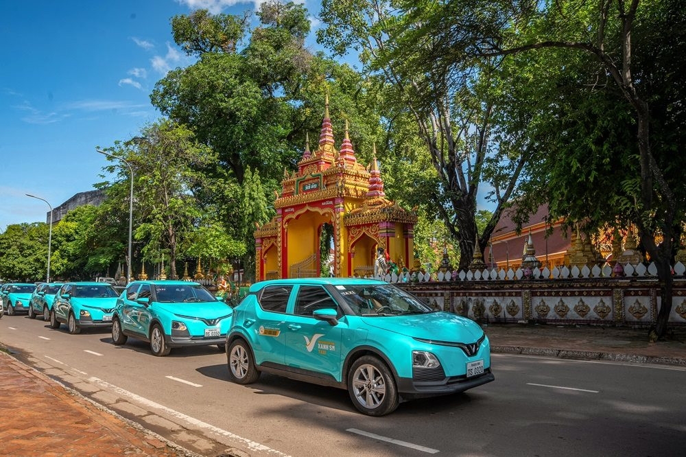 Campuchia không cấp phép cho hãng taxi điện của tỷ phú Phạm Nhật Vượng - Ảnh 1.