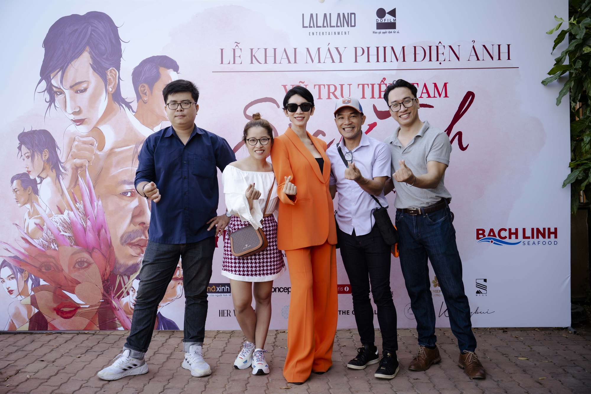 'Ông hoàng phòng vé' Thái Hòa quay lại với dự án điện ảnh 'khủng' - Ảnh 2.