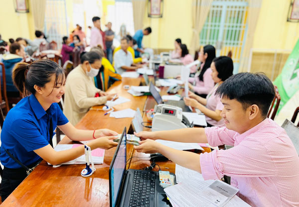 Ngân hàng Chính sách xã hội TP Hồ Chí Minh cán mốc dư nợ tín dụng 10.000 tỷ - Ảnh 6.
