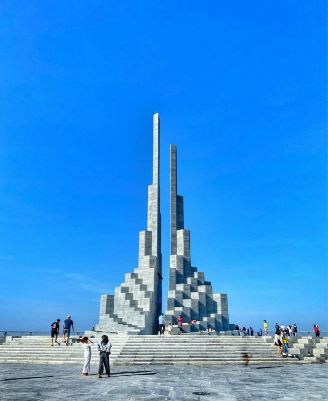 Tháp Nghinh Phong, biểu tượng mới của kinh tế du lịch Phú Yên- Ảnh 2.