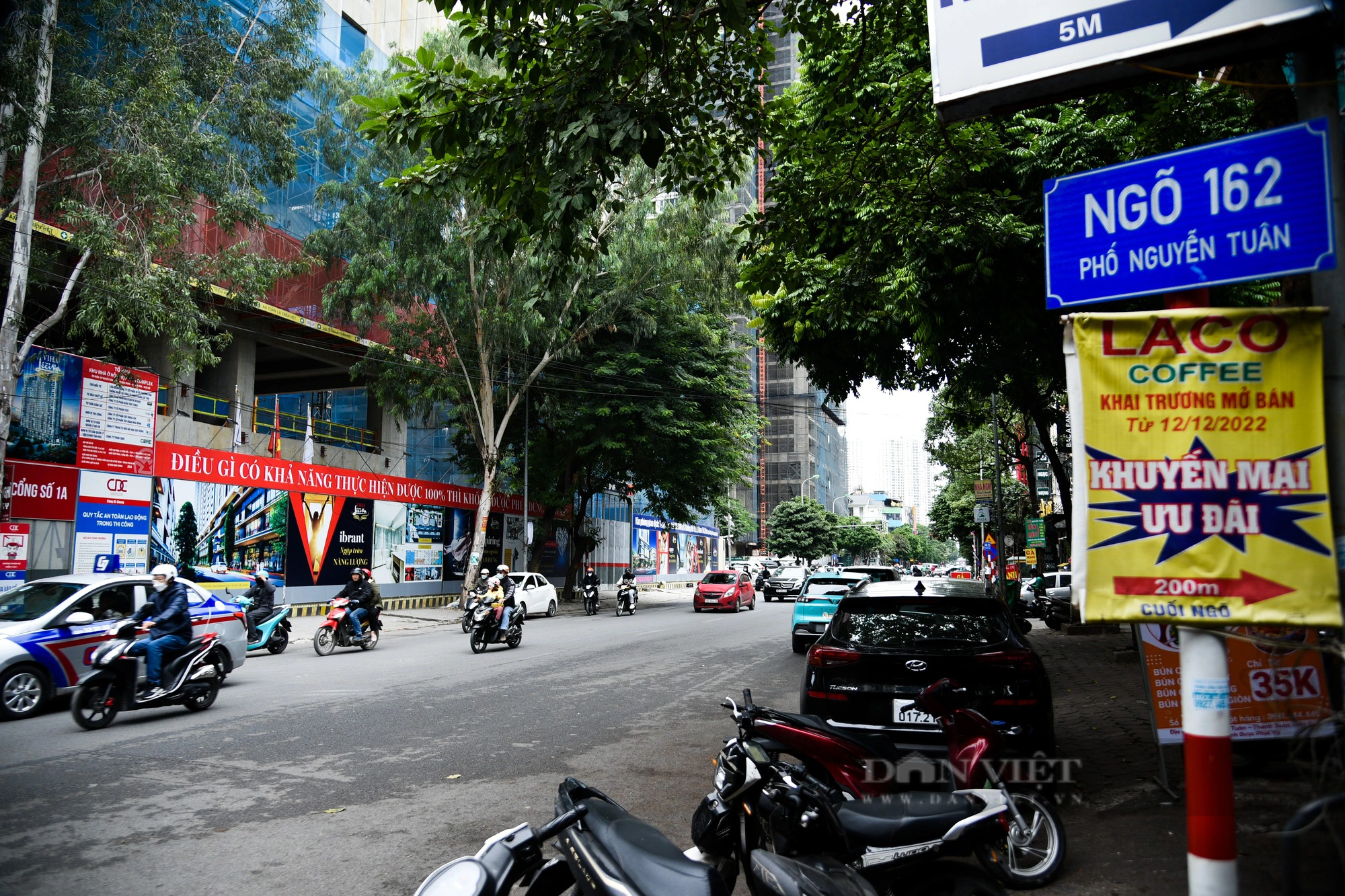 Hiện trạng tuyến đường ở Hà Nội sắp được chi 400 tỷ đồng để mở rộng - Ảnh 8.