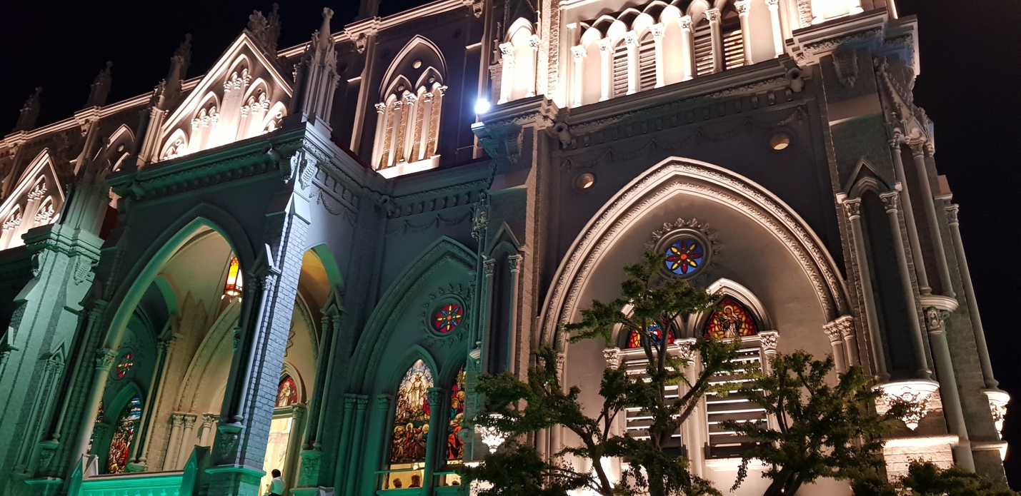 Nhà thờ kiến trúc Gothic tráng lệ ở Bà Rịa - Vũng Tàu mùa Giáng Sinh - Ảnh 4.