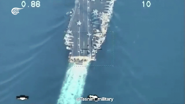 Sức mạnh tàu sân bay Mỹ vừa bị UAV Iran áp sát - Ảnh 2.
