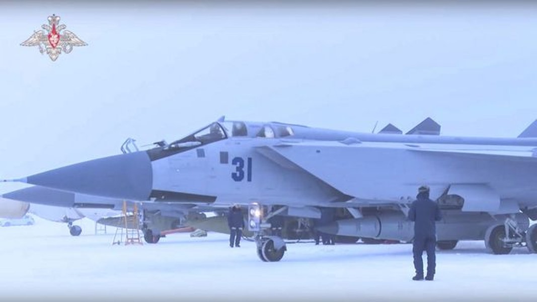 Tiêm kích MiG-31I mang tên lửa Kinzhal gây áp lực liên tục cho nền kinh tế Ukraine - Ảnh 14.