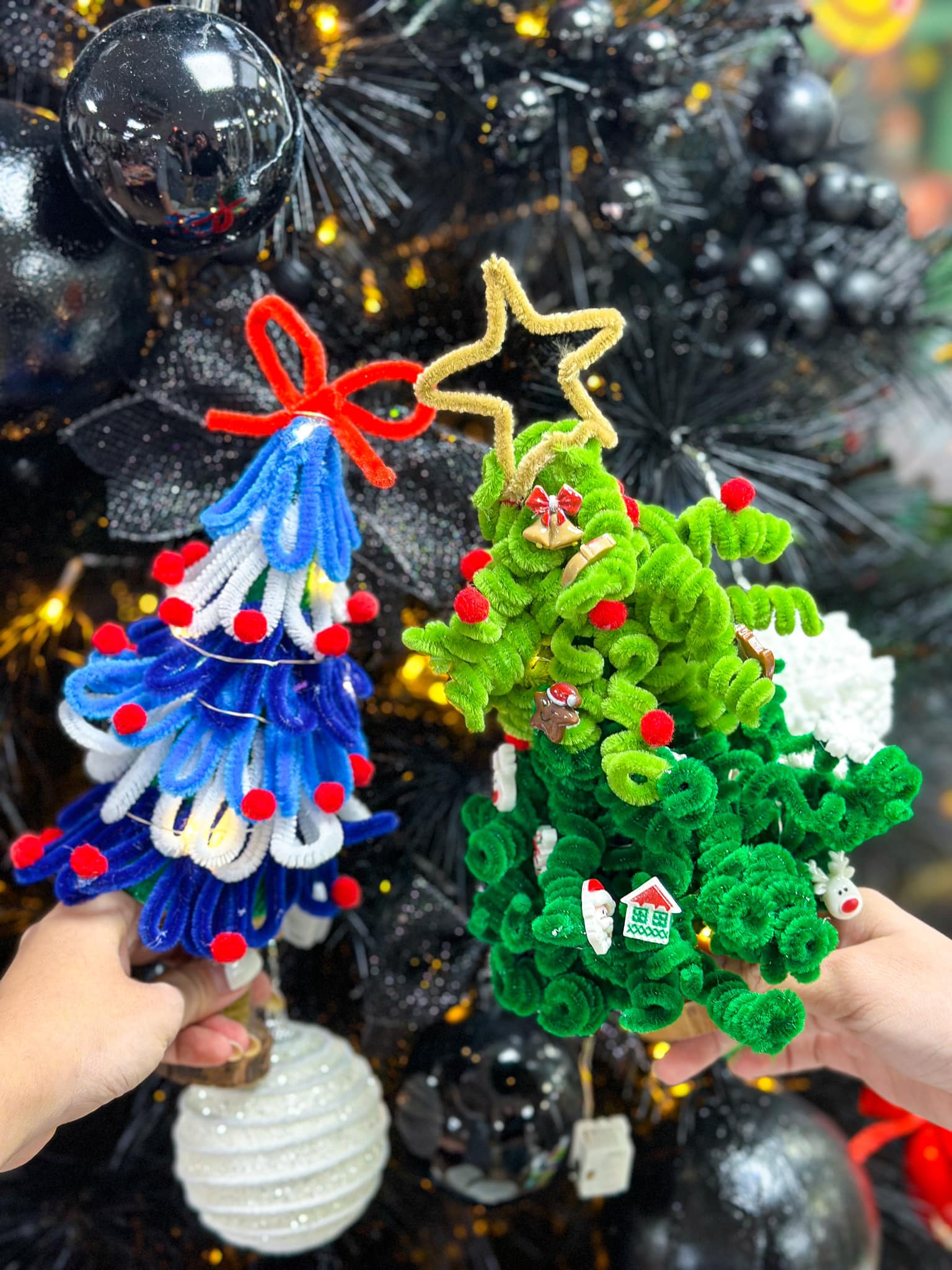 'Trend' cây thông handmade lên ngôi thu hút khách dịp Giáng sinh - Ảnh 3.