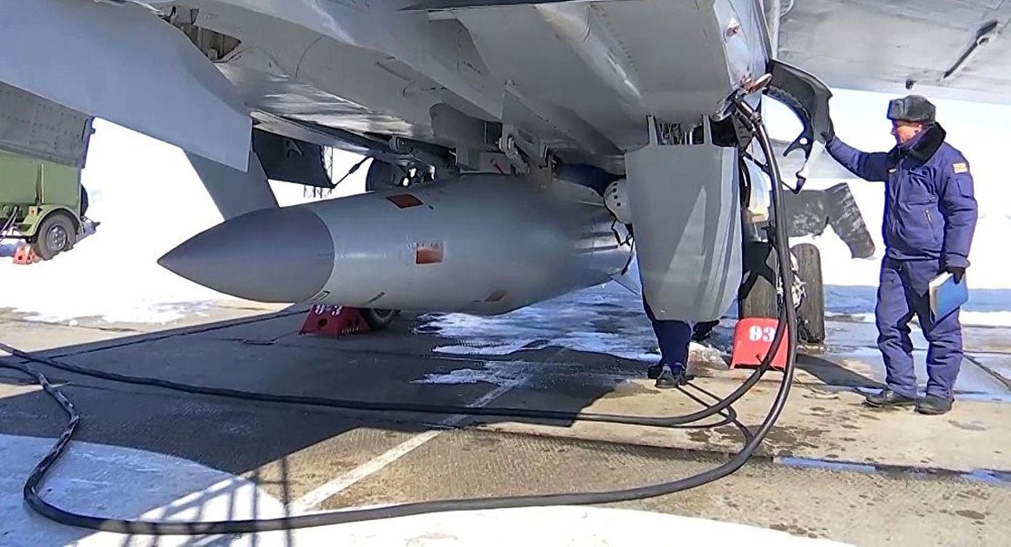 Tiêm kích MiG-31I mang tên lửa Kinzhal gây áp lực liên tục cho nền kinh tế Ukraine - Ảnh 7.