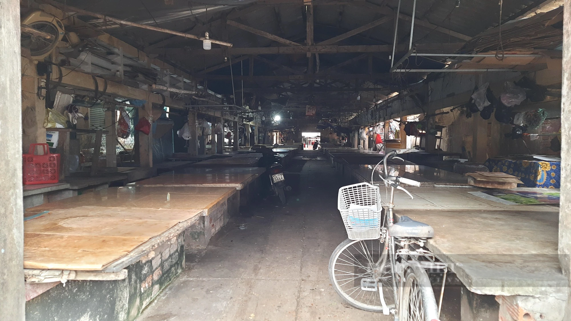 Ảnh, clip: Ngôi chợ hiếm gặp ở tỉnh Quảng Trị - Ảnh 3.
