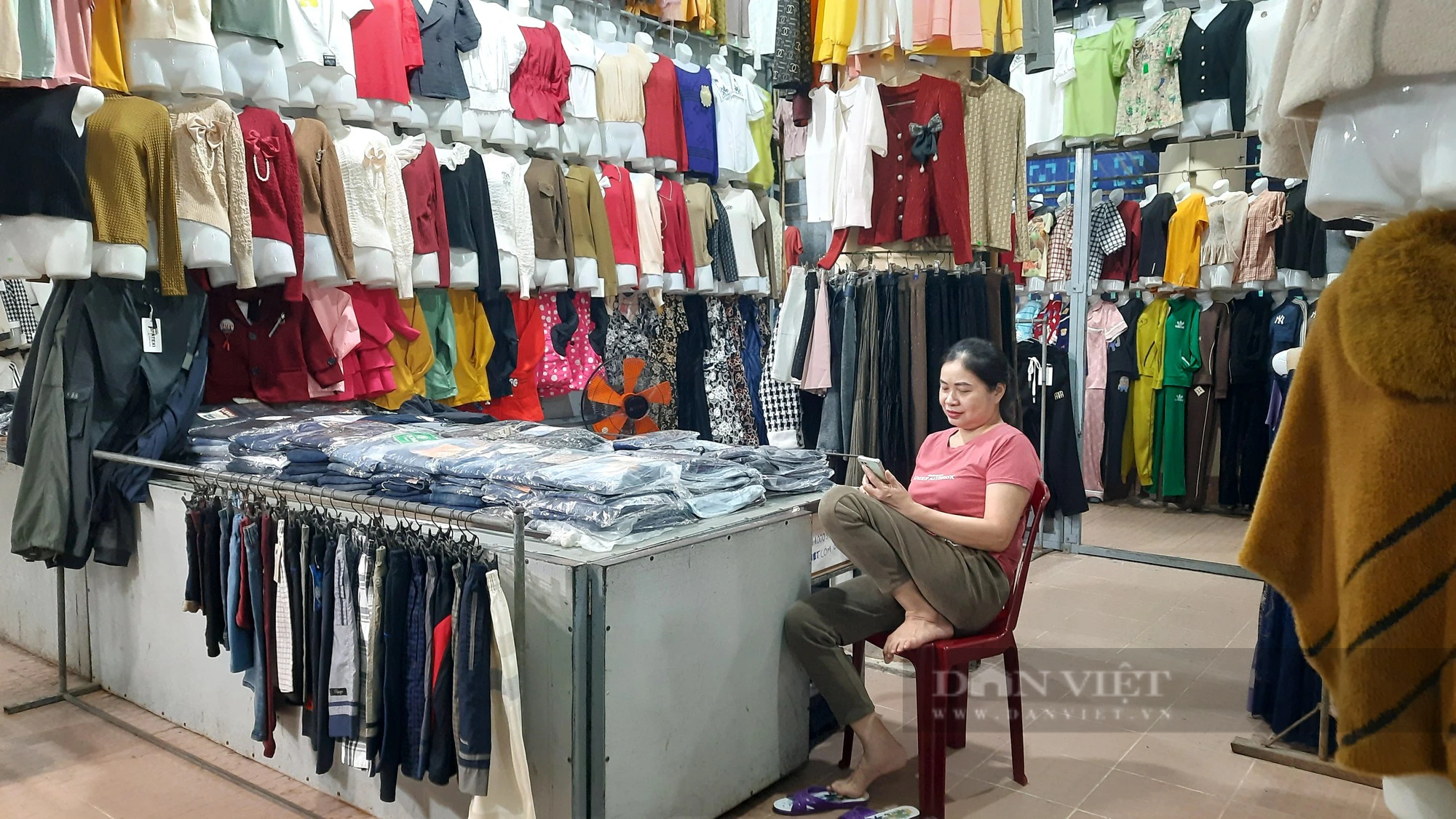 Ảnh, clip: Ngôi chợ hiếm gặp ở tỉnh Quảng Trị - Ảnh 13.