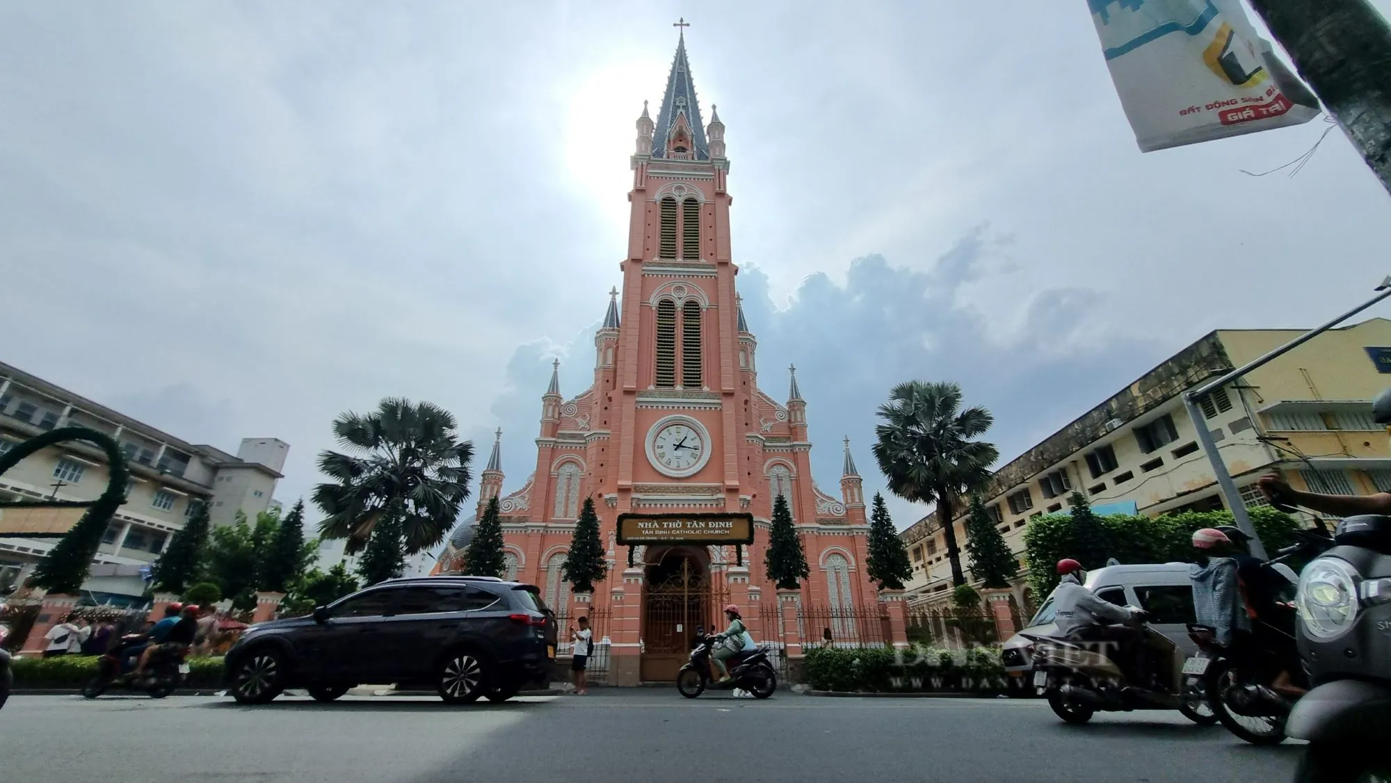 Bộ ảnh những nhà thờ lâu đời ở TP.HCM dịp Giáng sinh 2023- Ảnh 1.