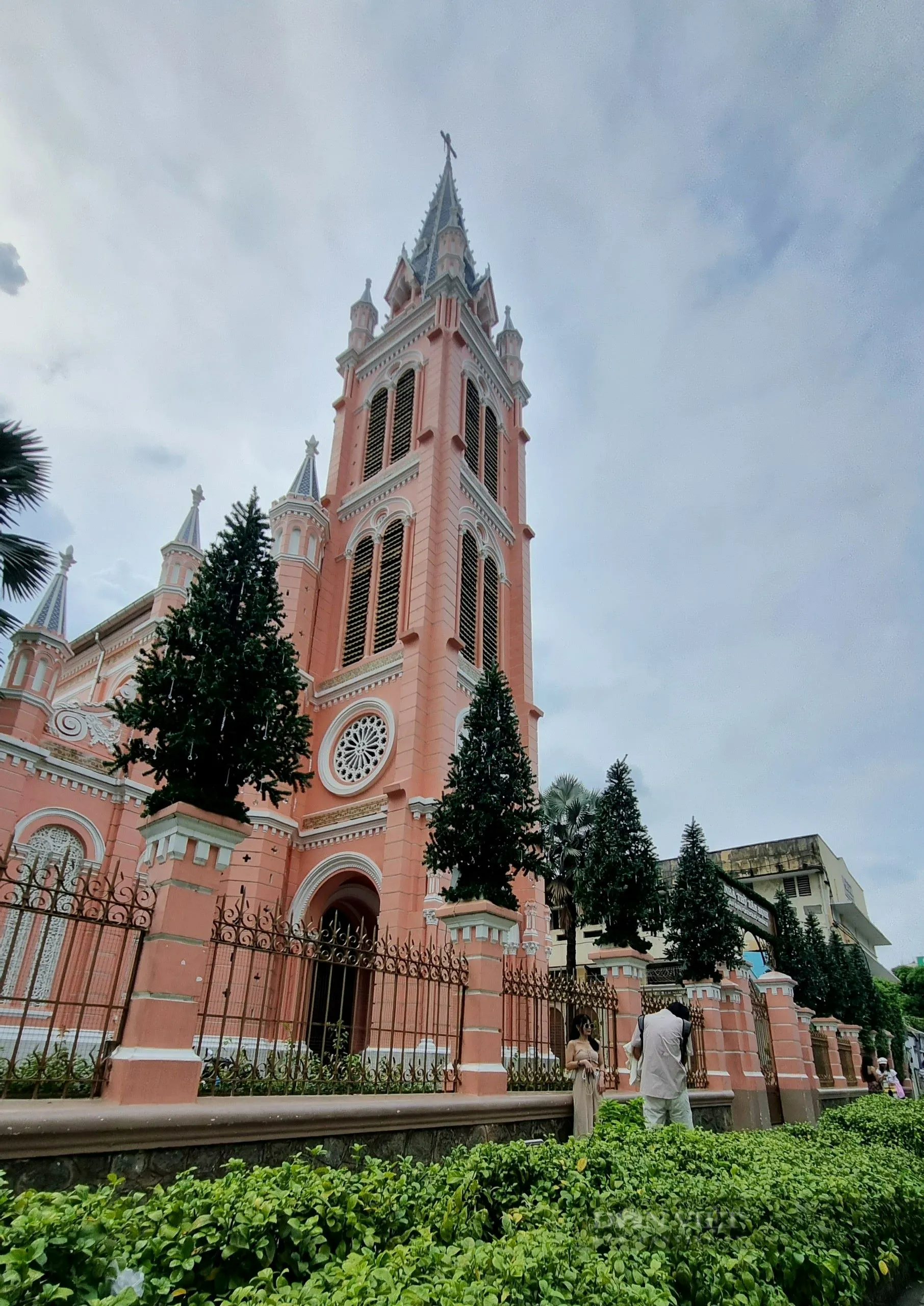 Bộ ảnh những nhà thờ lâu đời ở TP.HCM dịp Giáng sinh 2023- Ảnh 2.
