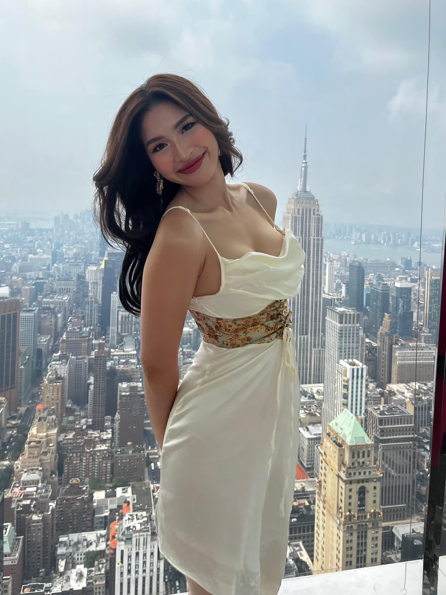 Nhan sắc quyến rũ đầy mê hoặc của mỹ nhân Philippines cao 1,7m thắng giải mặc bikini đẹp nhất tại Miss Earth 2023 - Ảnh 10.