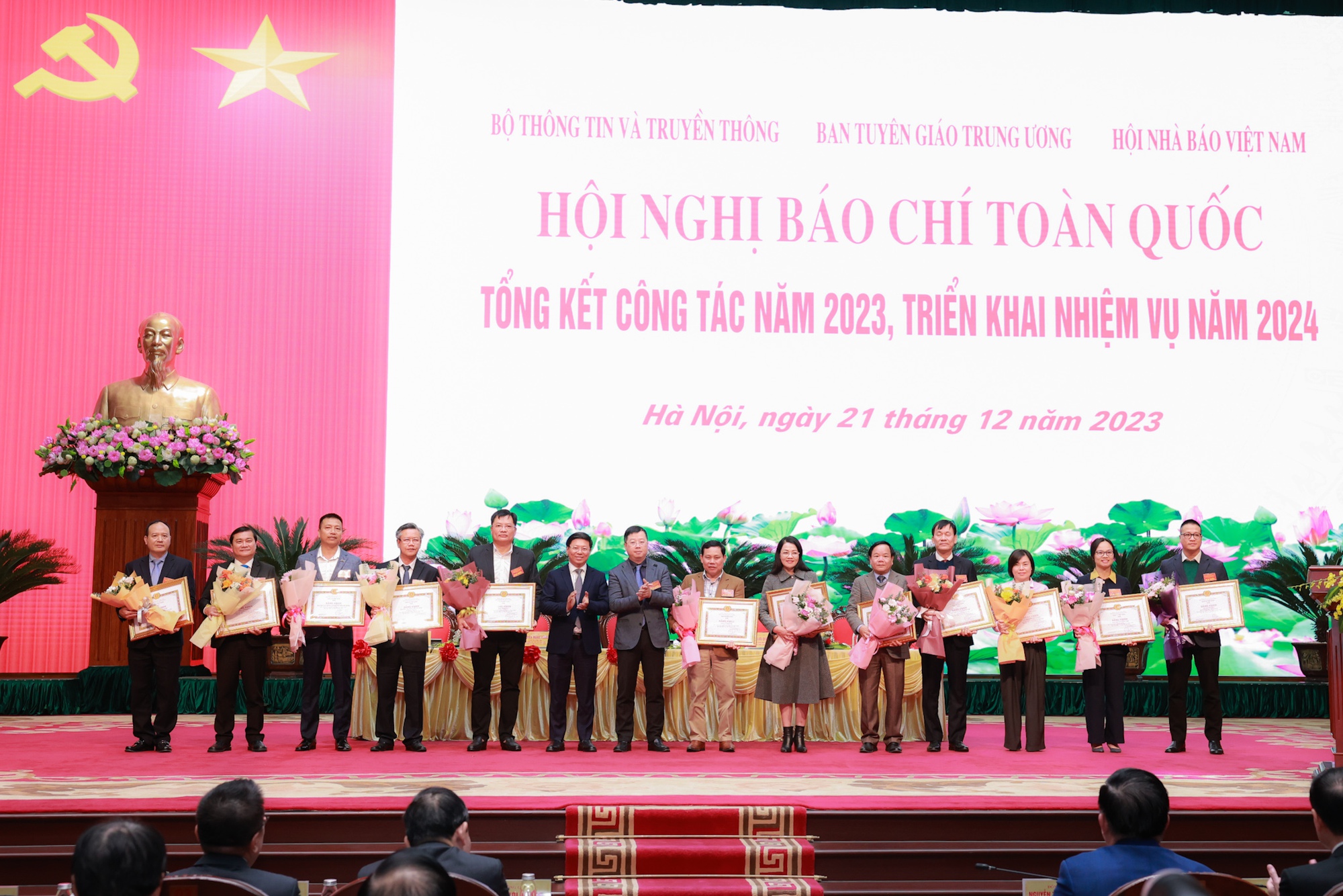 Trưởng Ban Tuyên giáo T.Ư Nguyễn Trọng Nghĩa: Báo chí phải kiến tạo được dòng thông tin tích cực, chủ lưu, lan tỏa mạnh mẽ - Ảnh 4.