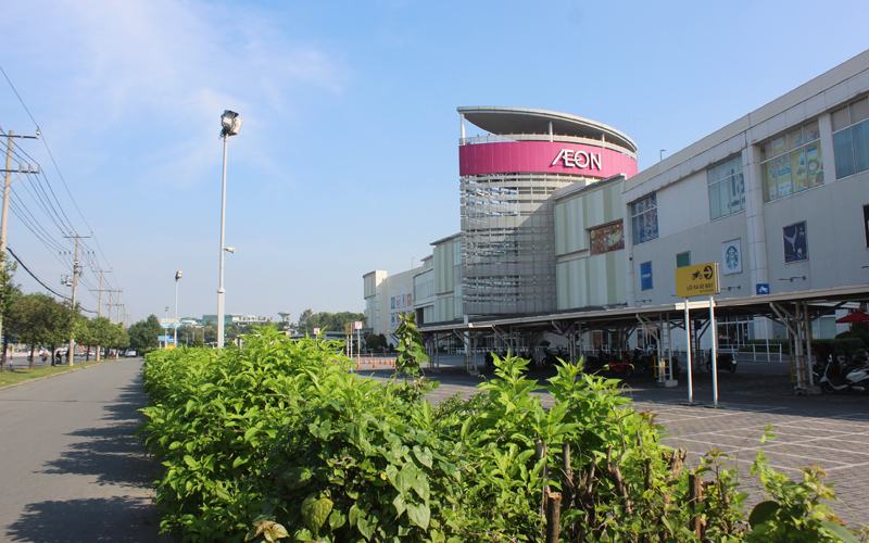 Siêu thị Aeon Mall trên Quốc lộ 13, thuộc TP.Thuận An. Ảnh: Trần Khánh