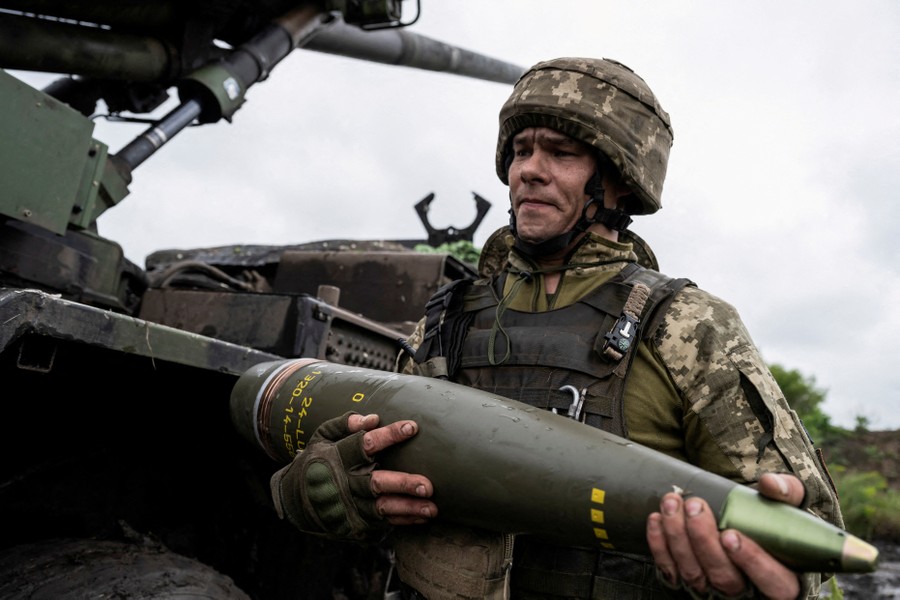 Chỉ huy lữ đoàn Quân đội Ukraine chỉ trích pháo tự hành CAESAR của Pháp - Ảnh 3.