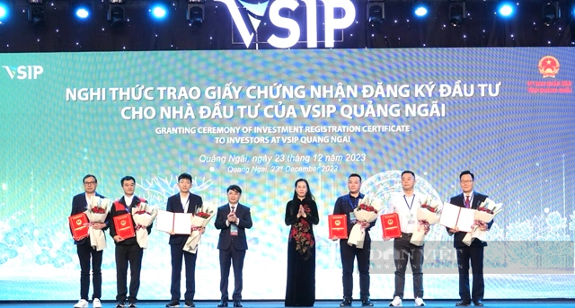 Chủ tịch nước Võ Văn Thưởng dự lễ kỷ niệm 10 năm thành lập VSIP Quảng Ngãi - Ảnh 3.