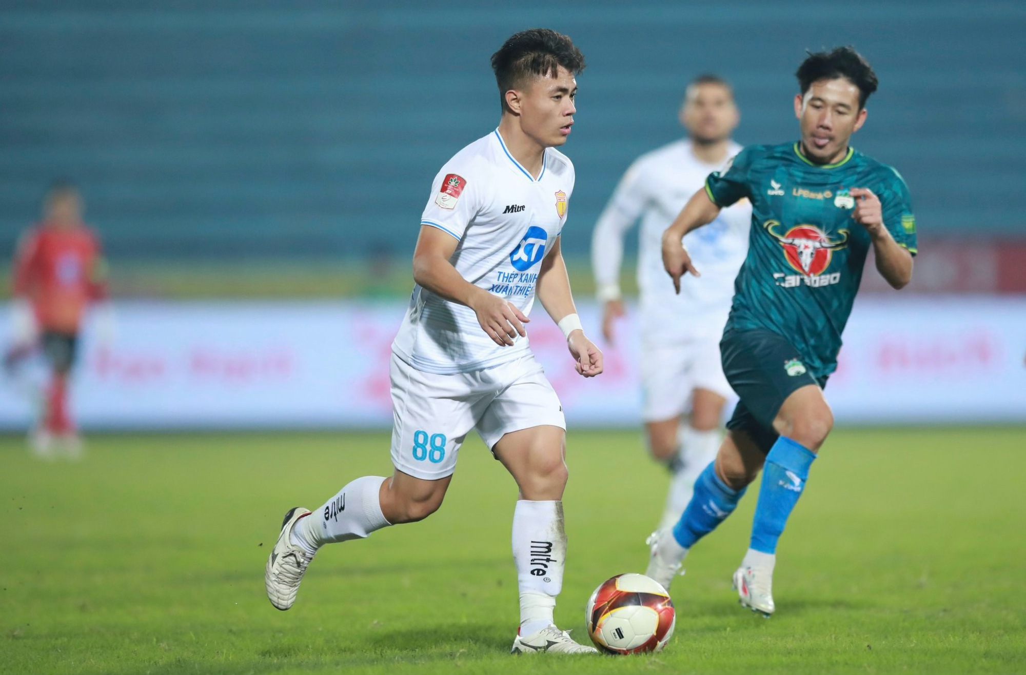 Rafaelson lập cú đúp, Thép Xanh Nam Định leo lên đứng đầu bảng xếp hạng V-League - Ảnh 13.