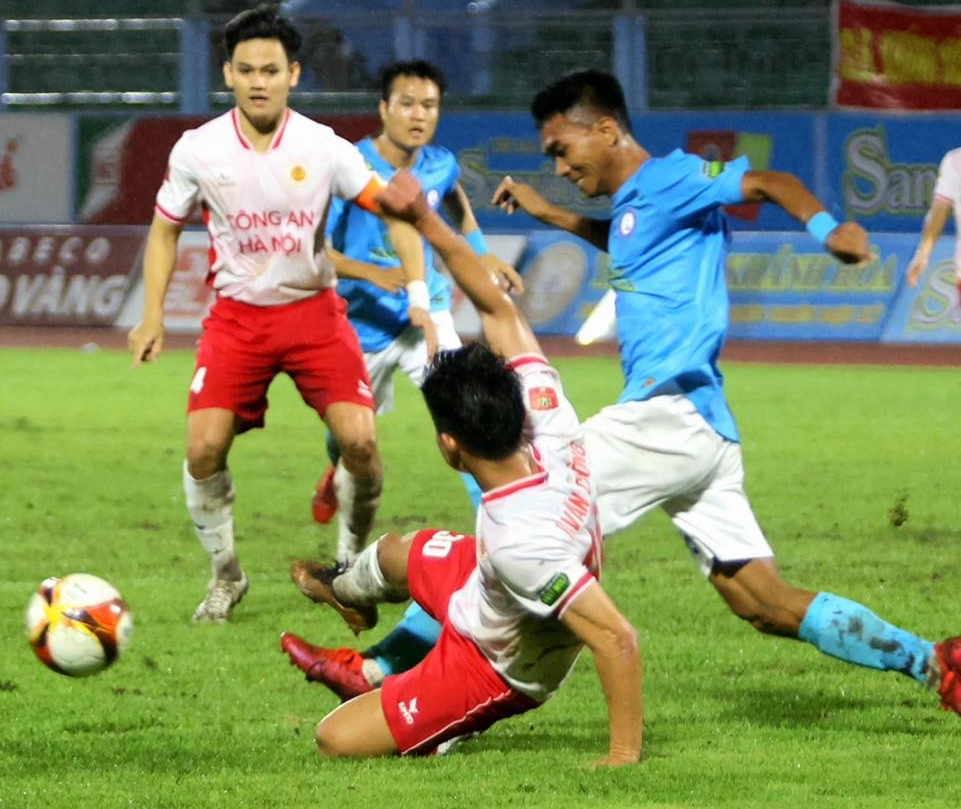 CLB CAHN 4 trận liền không thắng tại V.League, HLV Gong Oh-kyun vẫn nói cứng - Ảnh 1.