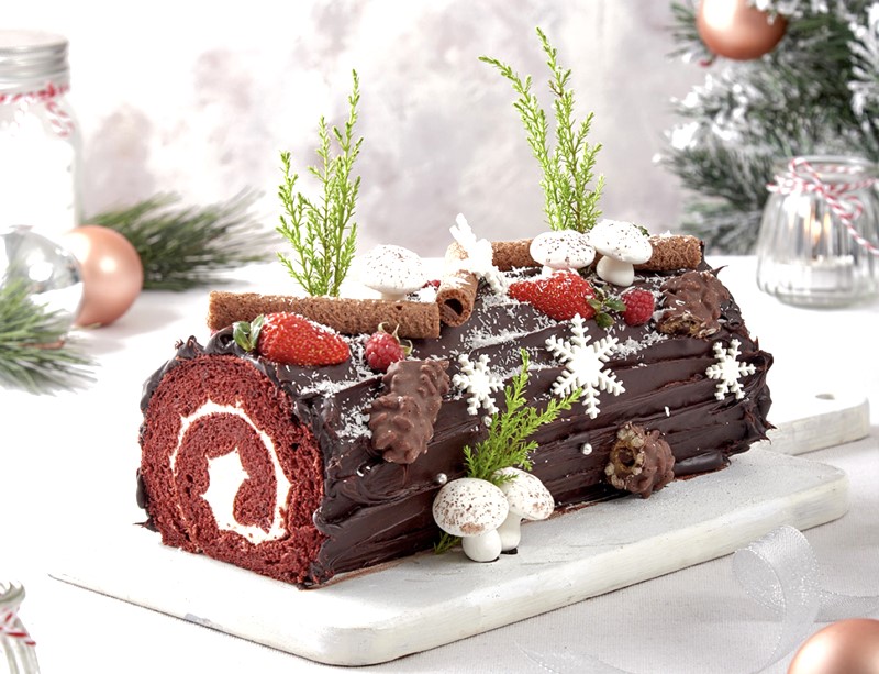 Thưởng thức bánh khúc cây Bûche de Noel dịp Giáng sinh, cầu mong sự an lành - Ảnh 1.