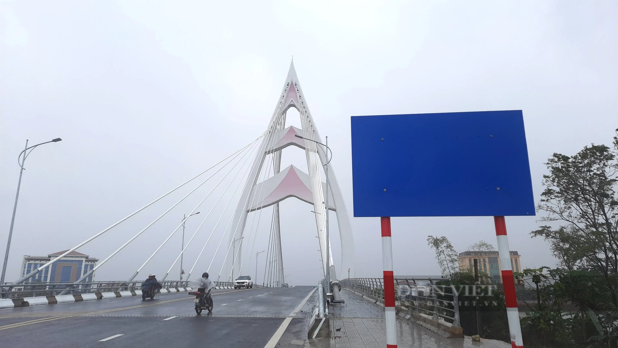Lấy ý kiến nhân dân để đặt tên cây cầu cao nhất Quảng Trị - Ảnh 1.