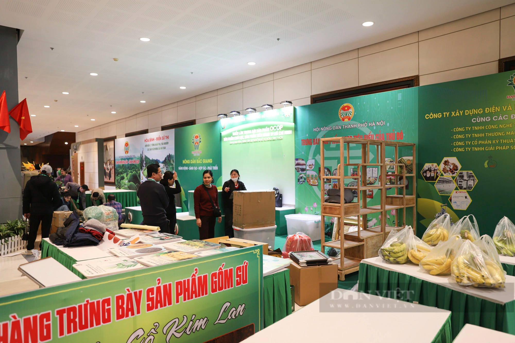 Gấp rút hoàn tất công tác chuẩn bị tại nơi diễn ra Đại hội VIII Hội Nông dân Việt Nam - Ảnh 11.