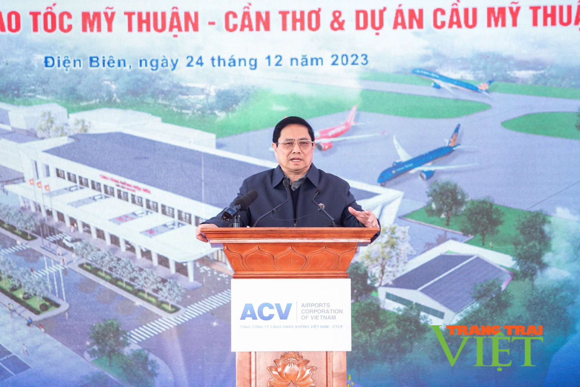 Thủ tướng Chính Phủ Phạm Minh Chính cắt băng khánh thành Dự án đầu tư xây dựng mở rộng Cảng hàng không Điện Biên  - Ảnh 1.