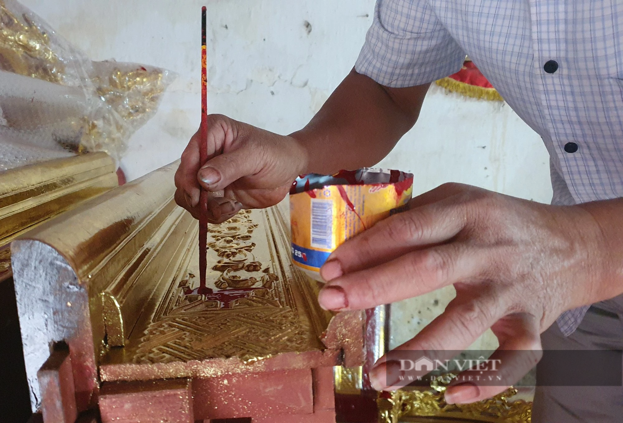 Một làng nghề ở Nam Định cả ngày dân chỉ ngồi tô vẽ, sản phẩm bán khắp mọi nơi - Ảnh 8.