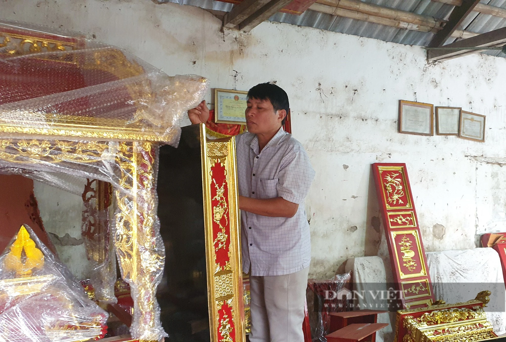 Một làng nghề ở Nam Định cả ngày dân chỉ ngồi tô vẽ, sản phẩm bán khắp mọi nơi - Ảnh 10.