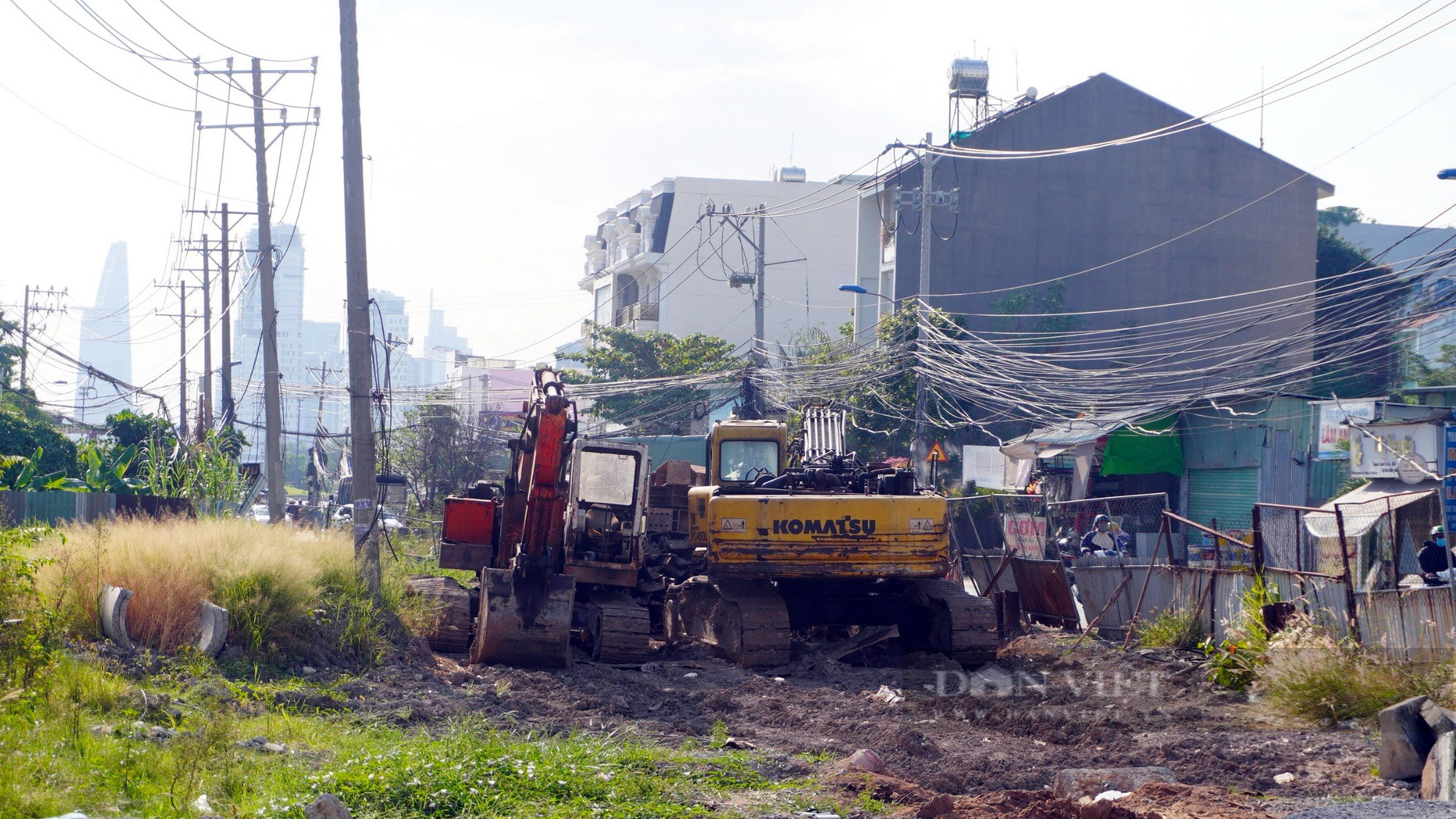 Hơn 8 năm chưa mở rộng xong 2,5km đường Lương Định Của, dự án tiếp tục “chôn chân” chờ mặt bằng - Ảnh 3.